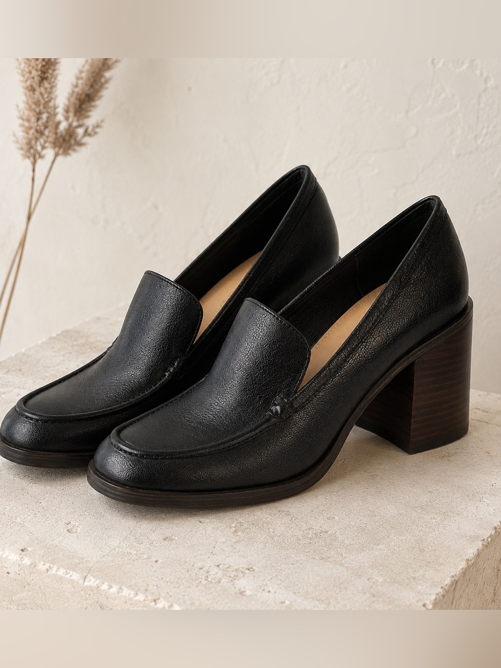 Crown Vintage Leather Chunky Heel Loafers 8 Caitlun